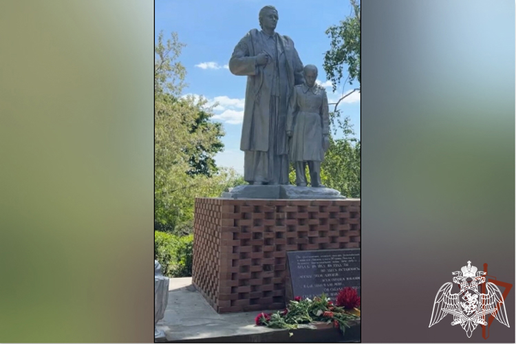 Росгвардейцы в ДНР восстановили памятник погибшим в ходе освобождения Донбасса фронтовикам