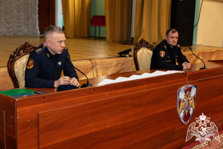 Генерал-полковник полиции Анатолий Маликов провел занятие для выпускников Санкт-Петербургского военного института Росгвардии