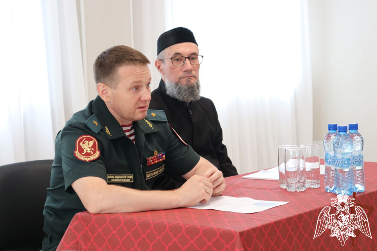 Представитель Центрального духовного управления мусульман России встретился с ранеными росгвардейцами в госпитале ведомства