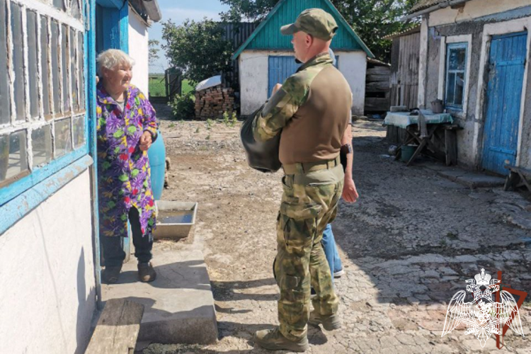 65 тонн гуманитарной помощи доставлено росгвардейцами в Запорожскую и Херсонскую области