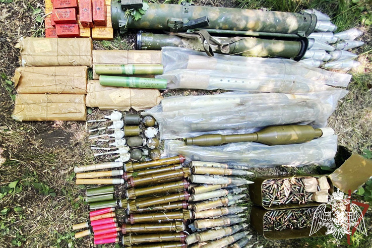 Спецназ Росгвардии обнаружил тайник ВСУ с боеприпасами в Донецкой Народной Республике