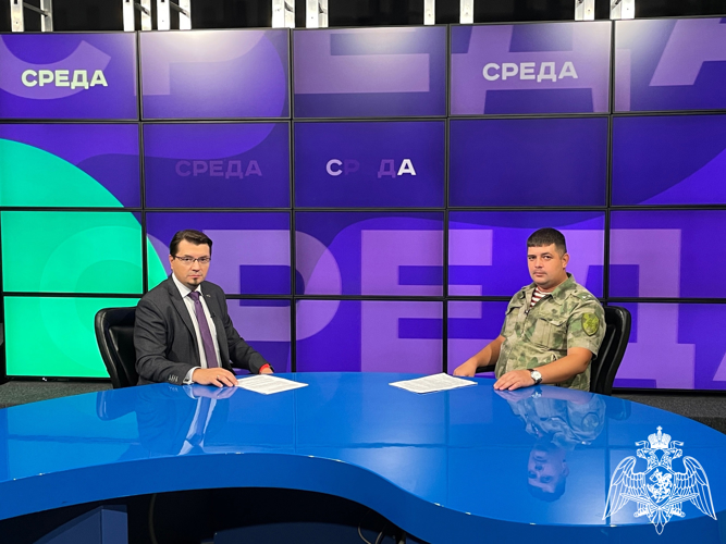 В эфире телеканала «Мир Белогорья» офицер Росгвардии  рассказал о наборе  кандидатов на военную службу в ведомство по контракту