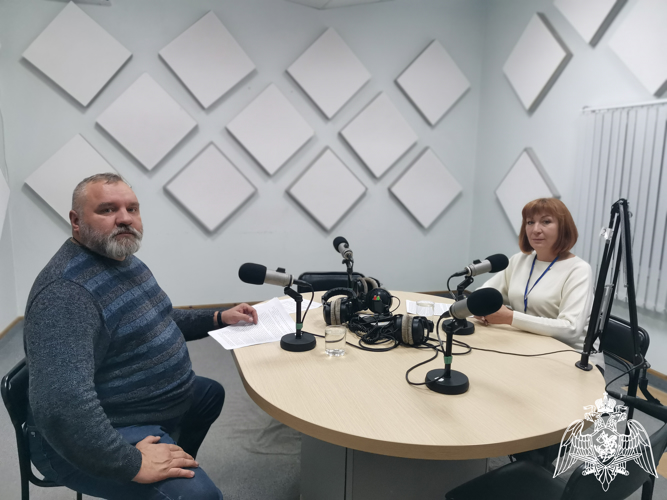 Очередной выпуск программы «Росгвардия. Актуально» в эфире радио "России-Белгород" посвятили Дню ветеранов войск правопорядка