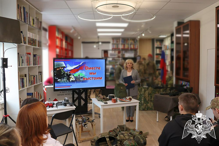 В преддверии Дня народного единства росгвардейцы – участники СВО проводят встречи с молодежью Белгородской области