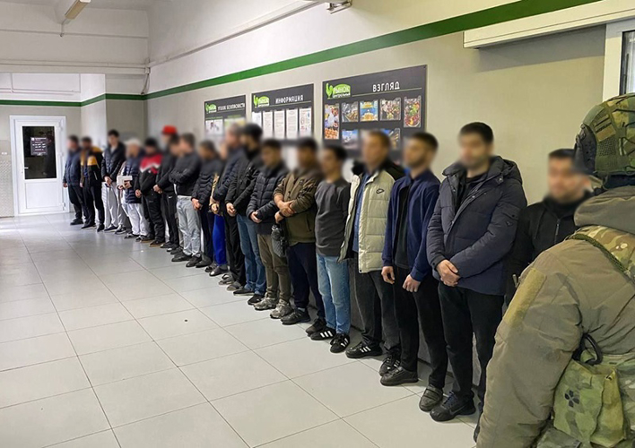 При силовой поддержке спецназа Росгвардии в Белгороде  выявили граждан, получивших российское гражданство и не вставших на воинский учет