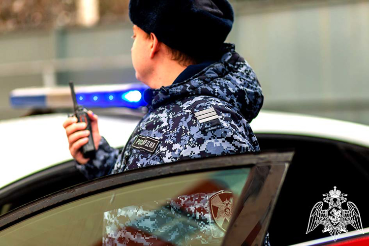 Росгвардейцы задержали подозреваемую в распространении наркотиков в Белгородском районе