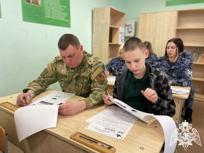Сын белгородского росгвардейца стал победителем Всероссийской исторической акции «Диктант победы»