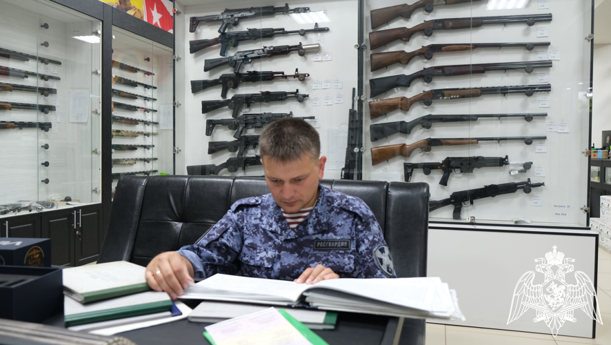 Порядка 250 владельцев оружия проверили сотрудники Росгвардии в Белгородской области