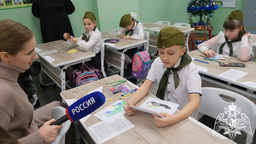 Белгородские школьники поздравили с наступающим Новым годом военнослужащих Росгвардии, выполняющих задачи в приграничье