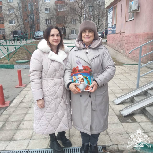 Белгородские Росгвардейцы поздравили с Новогодними праздниками матерей погибших товарищей