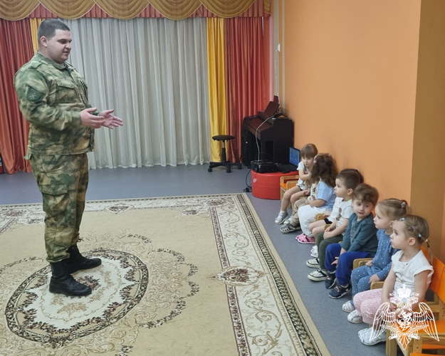 В Белгороде военнослужащий Росгвардии принял участие 	в акции «Зарядись с героем»