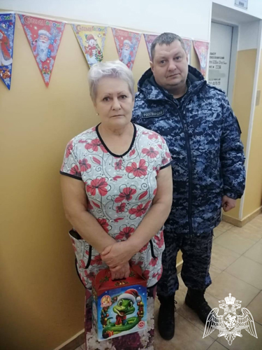 Белгородские Росгвардейцы поздравили   с Новогодними праздниками   матерей погибших товарищей