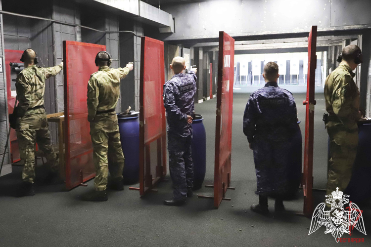 Белгородские росгвардейцы вошли в десятку лучших на Чемпионате Центрального округа Росгвардии по зимнему офицерскому троеборью