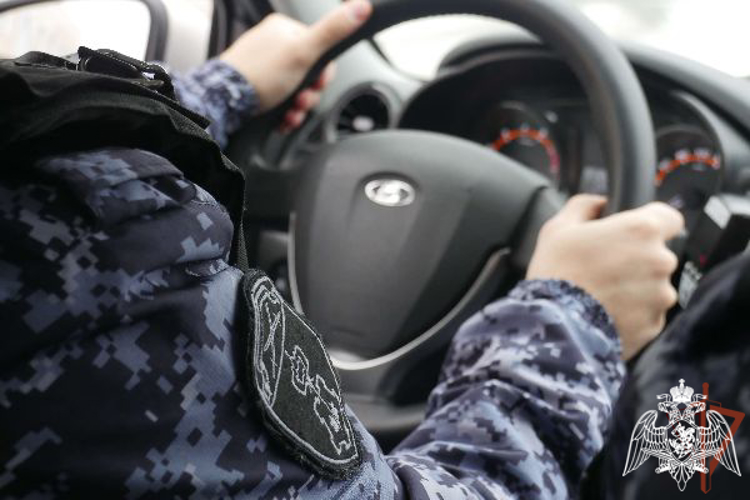 В  Белгороде росгвардейцы задержали подозреваемого в совершении хищения из гипермаркета