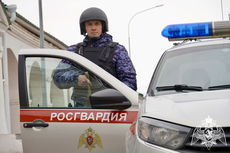 В г. Старый Оскол росгвардейцы задержали подозреваемую в неоднократных  хищениях  из сетевого магазина