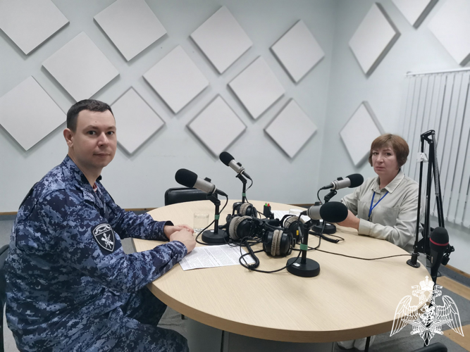 Офицер Росгвардии выступил в эфире ведомственной радиорубрики на волнах радио «России – Белгород»