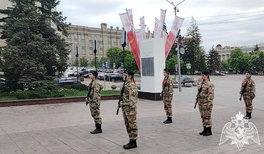 В Белгороде учащиеся подшефной  росгвардейской школы приняли участие в «Вахте памяти»
