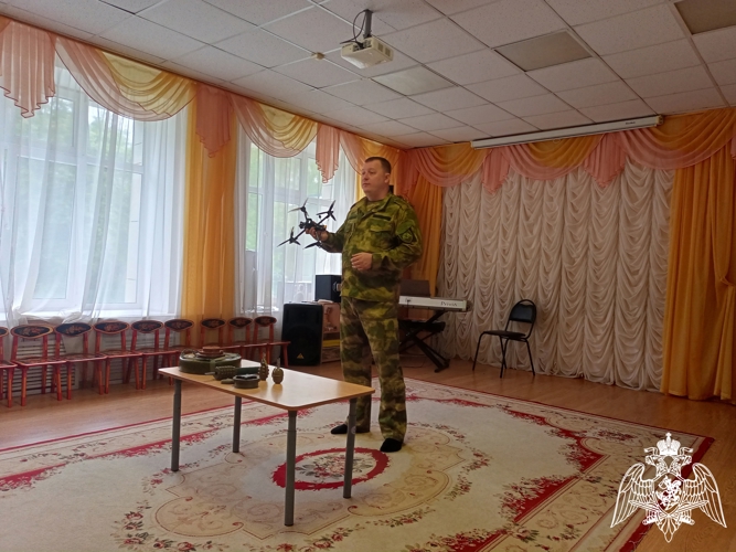 Белгородский росгвардеец провел «урок безопасности» с дошкольниками