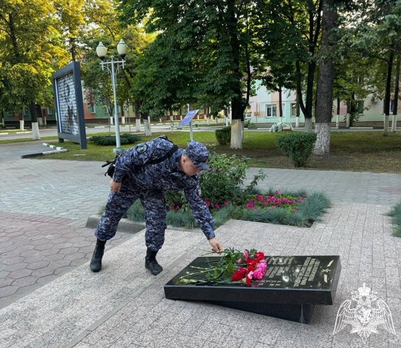 Белгородские сотрудники вневедомственной охраны Росгвардии отдали дань памяти героям Великой Отечественной войны