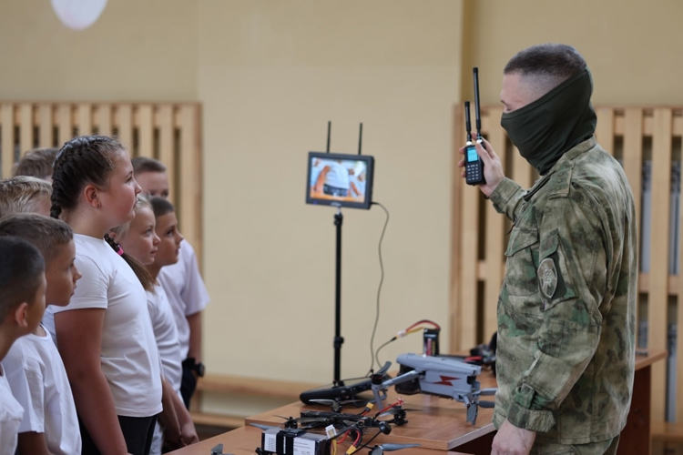 Спецназ Росгвардии провёл мастер-класс по тактической медицине для белгородских школьников