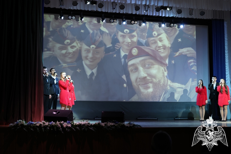В Белгороде росгвардейцы приняли участие в церемонии вручения именных стипендий сотрудника ОМОН Героя России Вячеслава Воробьёва