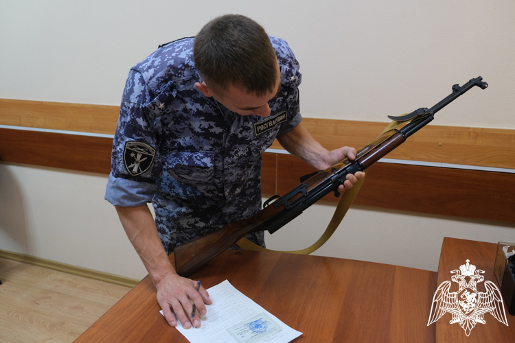 В регионе белгородские росгвардейцы за неделю изъяли 35 единиц оружия у владельцев за нарушения законодательства