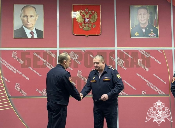 Начальник Управления Росгвардии по Белгородской области генерал-лейтенант полиции Дмитрий Мещерин поздравил с профессиональным праздником сотрудников и ветеранов вневедомственной охраны