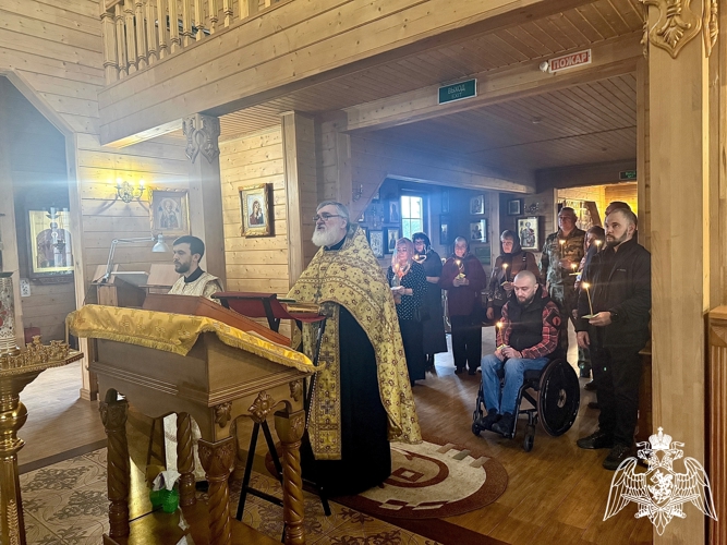 Белгородские росгвардейцы встретились с семьями павших боевых товарищей в преддверии Дня матери