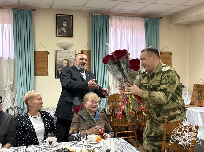 Белгородские росгвардейцы встретились с семьями павших боевых товарищей в преддверии Дня матери