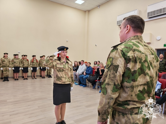 В День Конституции в Белгороде около 20 кадет Росгвардии приняли торжественную присягу