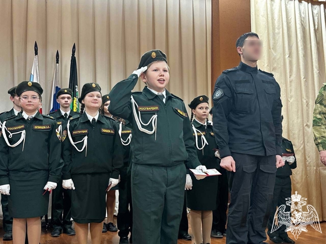 Учащиеся подшефных классов Росгвардии приняли присягу в Белгородском районе