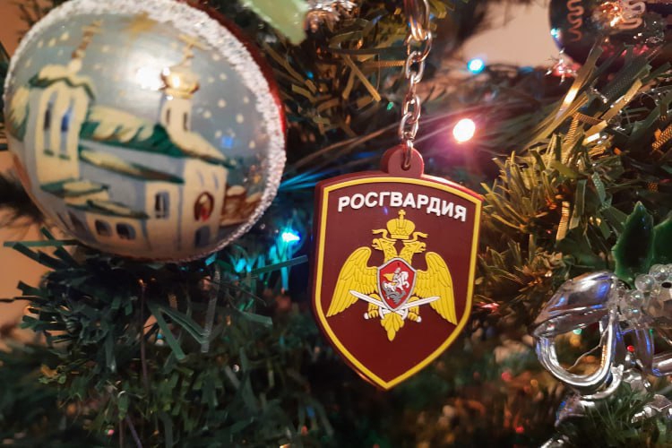 В Белгородской области росгвардейцы поздравили с Новым годом и и Рождеством Христовым семьи погибших сослуживцев