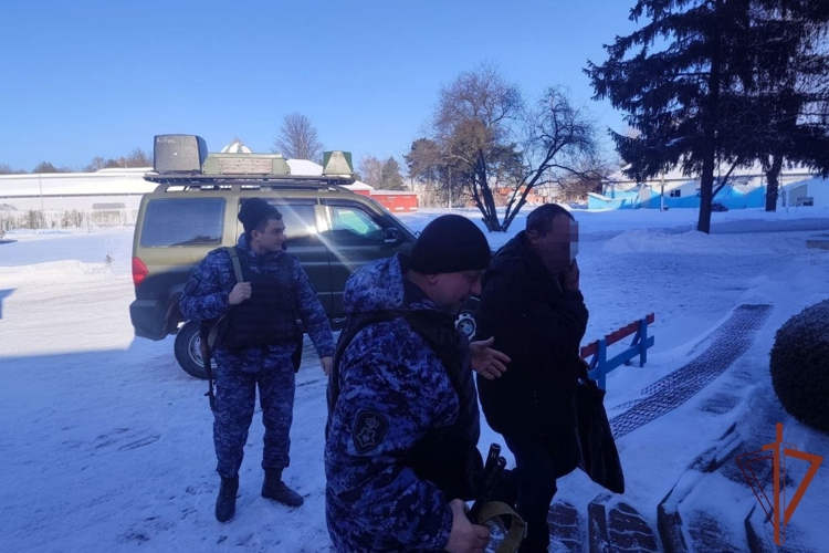Белгородские  росгвардейцы спасли мужчину, пострадавщего в результате атаки дрона ВСУ