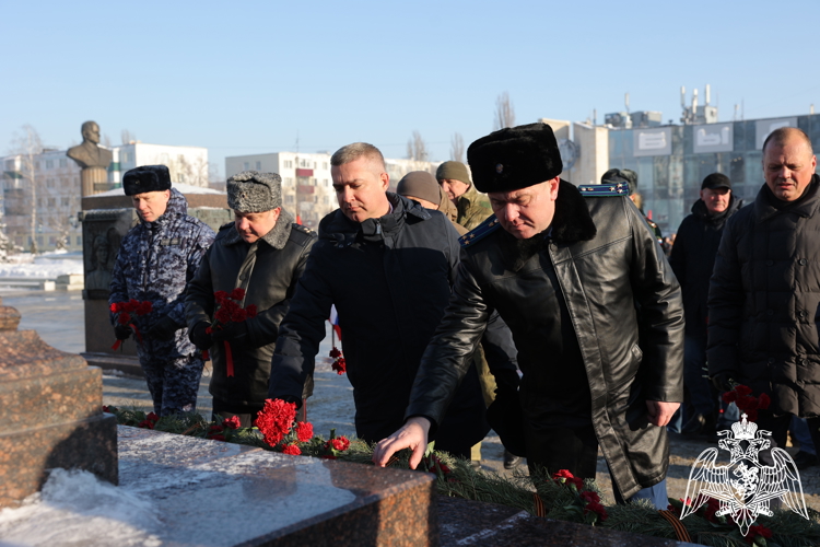 Росгвардейцы приняли участие в памятных мероприятиях в честь 83-й годовщины освобождения Старого Оскола
