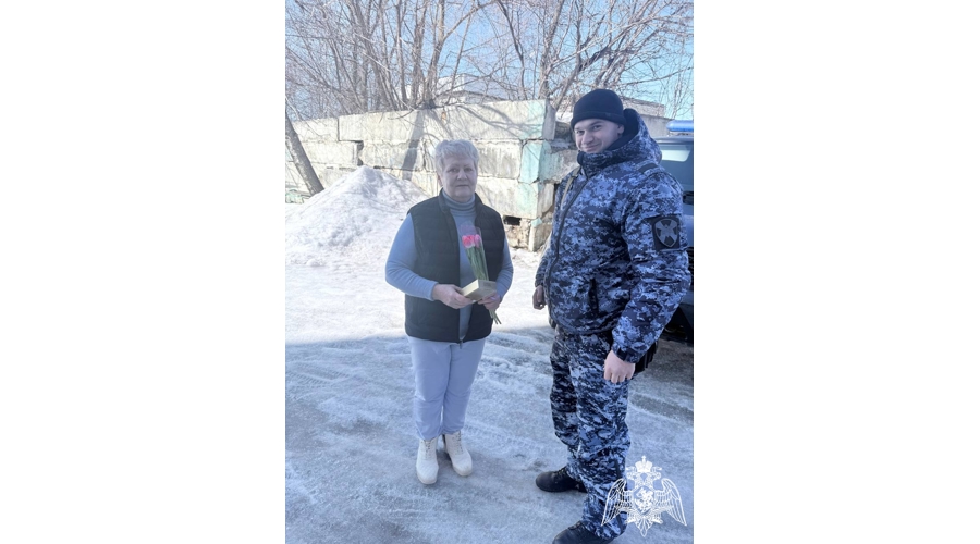 В Белгородской области росгвардейцы поздравили матерей и вдов  погибших коллег с 8 марта