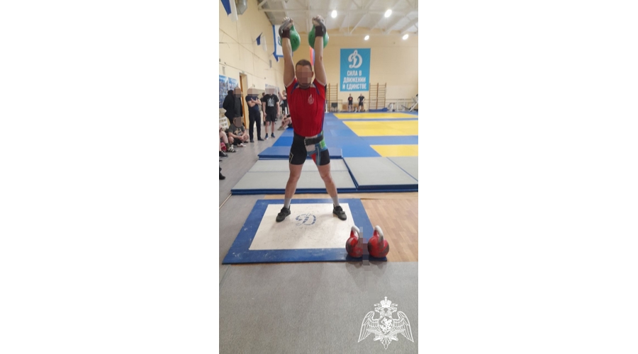 Команда росгвардейцев стала чемпионом соревнований Белгородской областной организации «Динамо» по гиревому спорту