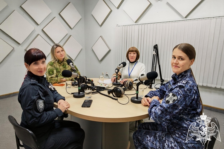 Представительницы Росгвардии стали героинями праздничного выпуска ведомственной программы  на радио «России-Белгород»