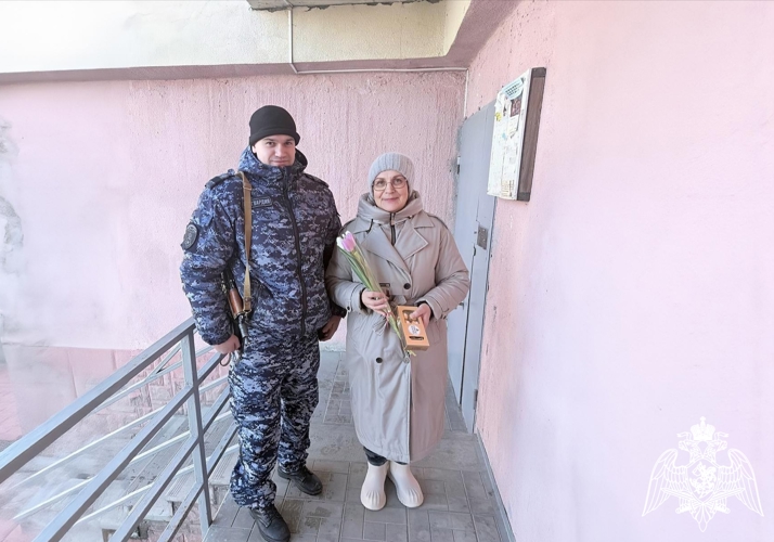 В Белгородской области росгвардейцы поздравили матерей и вдов  погибших коллег с 8 марта