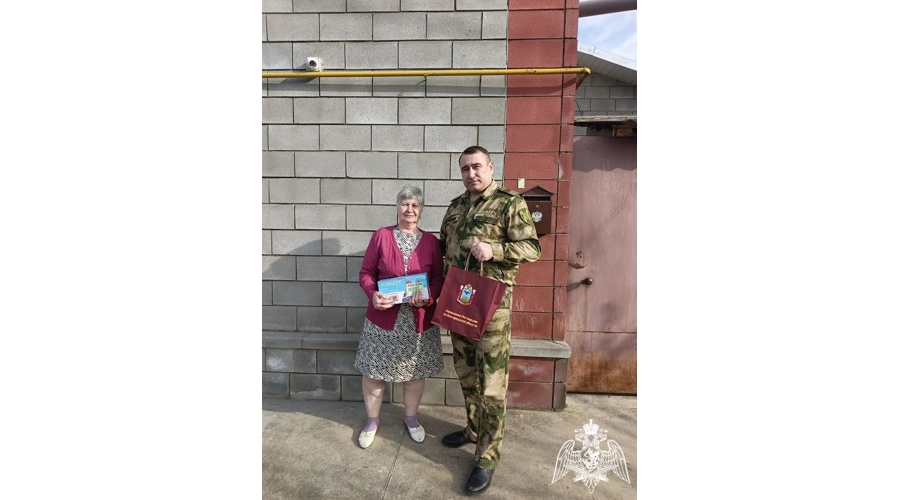 Белгородские росгвардейцы поздравили матерей и вдов погибших сослуживцев в преддверии 10-летия войск национальной гвардии