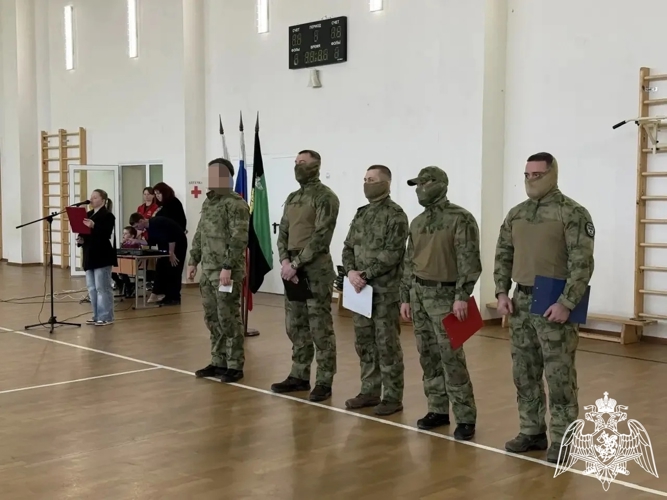 В день 10-летия Росгвардии военнослужащие провели эстафету с кадетами Белгородского района