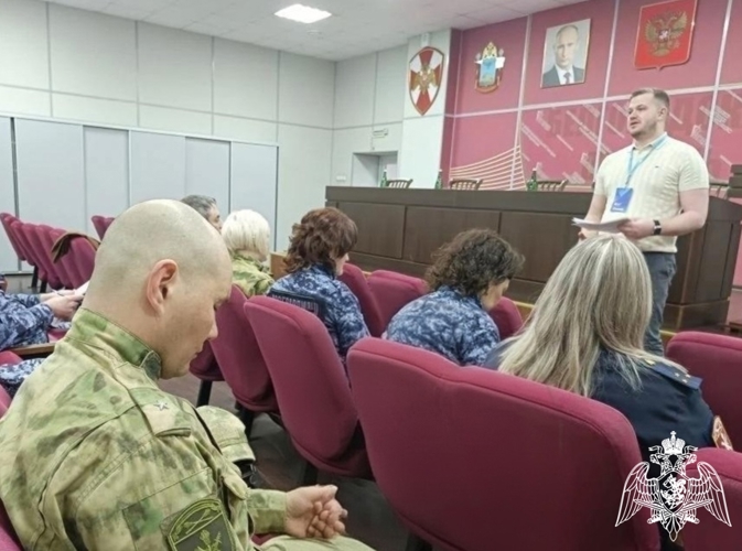 Белгородские росгвардейцы встретились с представителем Российского общества «Знание»