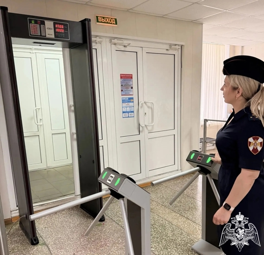 Росгвардейцы проверили антитеррористическую защищенность объектов детского отдыха в Старом Осколе