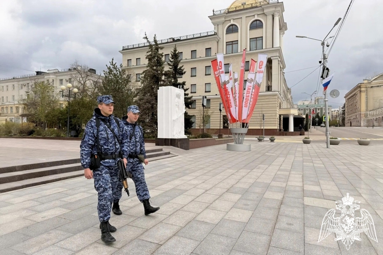      Подразделения Росгвардии обеспечили безопасность празднования Дня Победы в Белгородской области