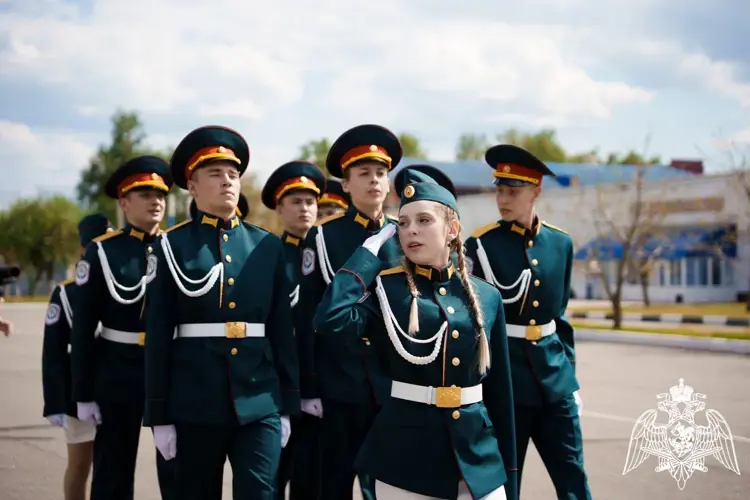 В Белгородской области Росгвардейцы стали наставниками для старшеклассников  в региональном этапе «Зарница 2.0»
