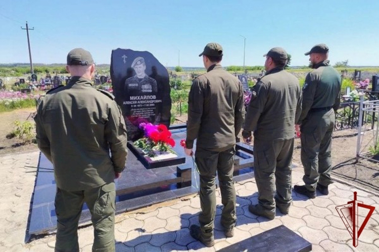 В Белгороде сотрудники СОБР «Белогор» почтили память боевого товарища - капитана милиции Алексея Михайлова