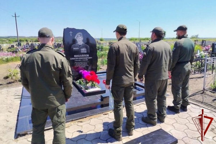 В Белгороде сотрудники СОБР «Белогор» почтили память боевого товарища - капитана милиции Алексея Михайлова