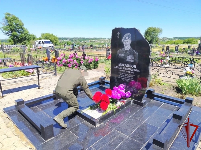 В Белгороде сотрудники СОБР «Белогор» почтили память боевого товарища - капитана милиции Алексея Михайлова