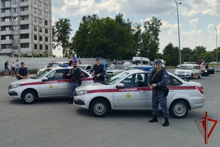 Росгвардейцы обеспечили безопасность Дня России в Белгородской области