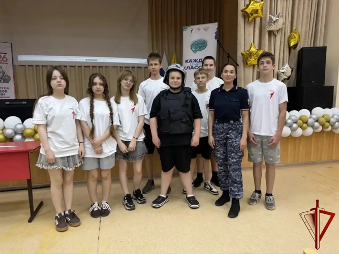 Росгвардейцы провели урок безопасности для ребят из пришкольного лагеря «Ромашка»