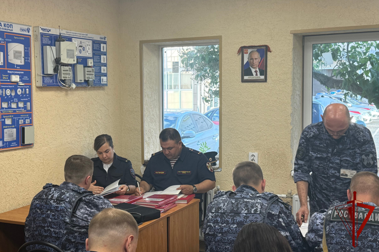 В  региональном подразделении  Росгардии  профессорско - преподавательский состав Белгородского юридического института МВД России имени И. Д. Путилина прошёл стажировку 